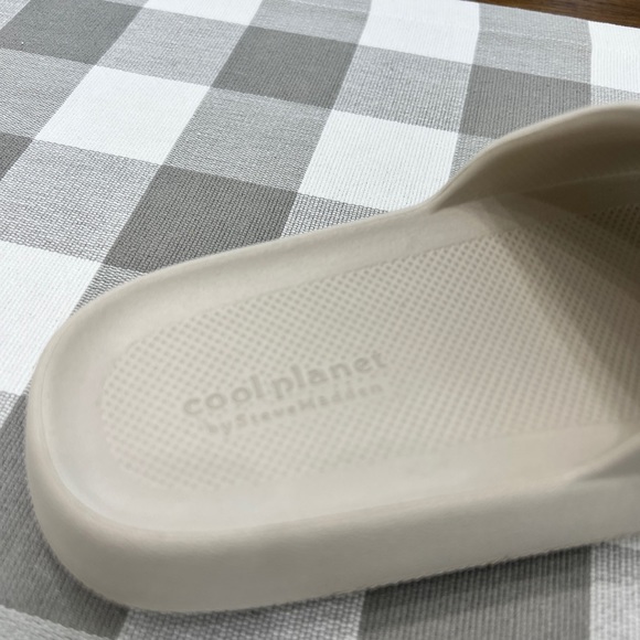 COOL PLANET By Steve Madden Cloud Slides - Picture 6 of 8